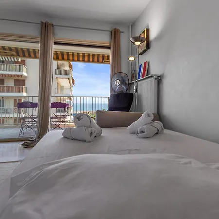 Le Thalassa - Spacious - Sea View - Ac - Parking - Pool