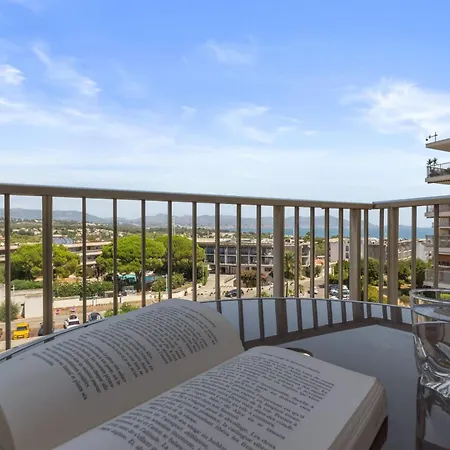 Le Thalassa - Spacious - Sea View - Ac - Parking - Pool Apartment