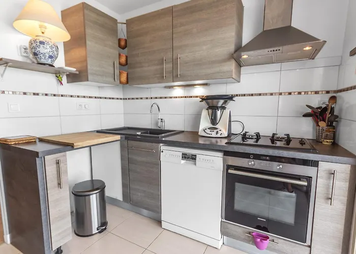 Le Thalassa - Spacious - Sea View - Ac - Parking - Pool Daire *